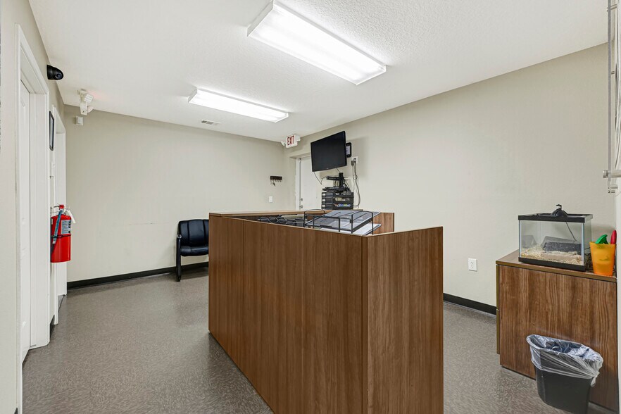 More Photos Of 1106 Witter St, Pasadena Industrial For Sale