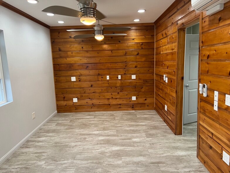 More Photos Of 3193 Imperial Ave, San Diego Freestanding For Lease