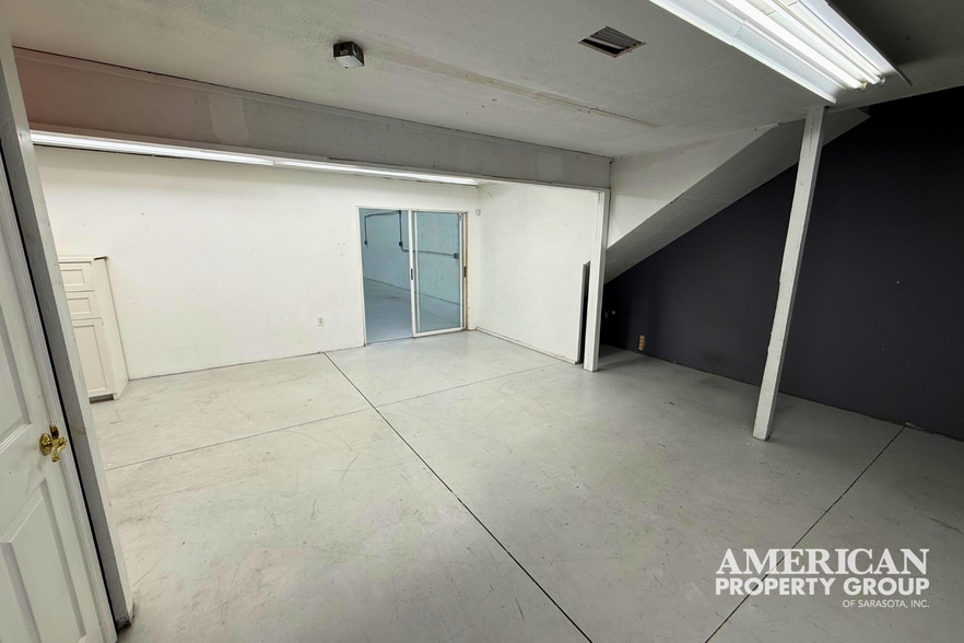 More Photos Of 7610-7630 Matoaka Rd, Sarasota Warehouse For Lease
