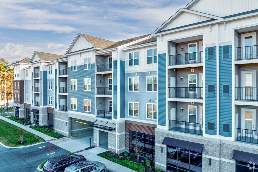 More Photos Of 3061 Godwin Blvd, Suffolk Multifamily For Sale