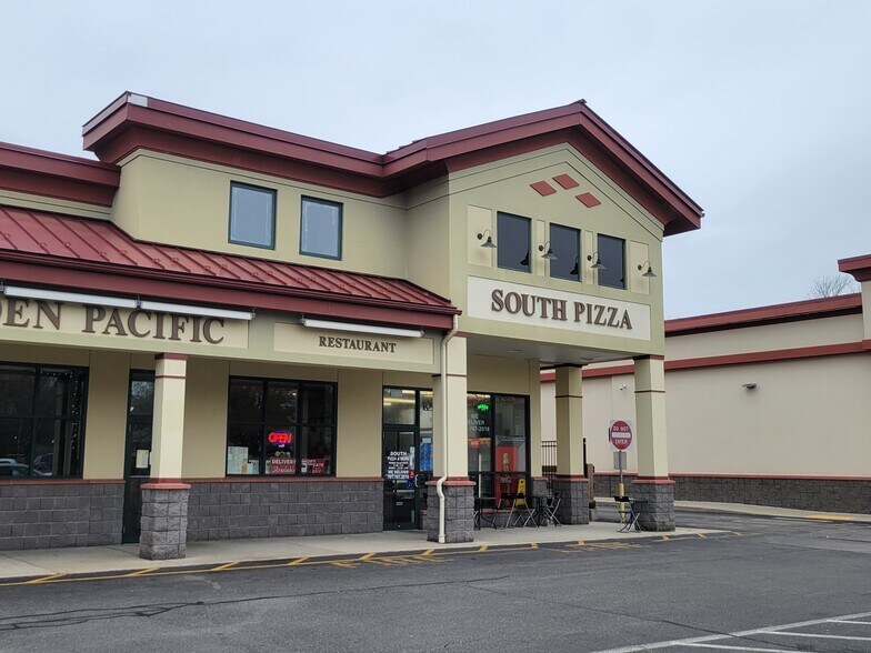 More Photos Of 460-480 N Franklin St, Holbrook Coworking Space