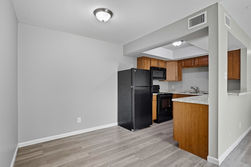 More Photos Of 11542-11556 Concord Village Ave, Saint Louis Apartments For Sale