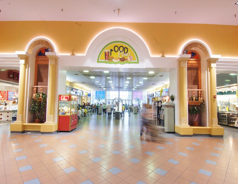 More Photos Of 7795 W Flagler St, Miami Unknown For Lease