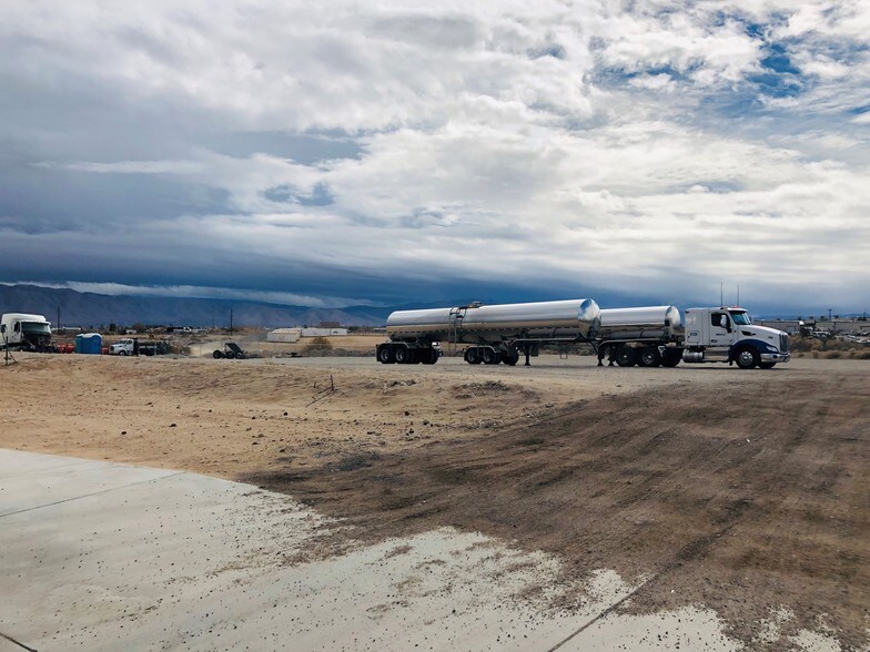 More Photos Of 17105 Darwin Ave, Hesperia Contractor Storage Yard For Lease