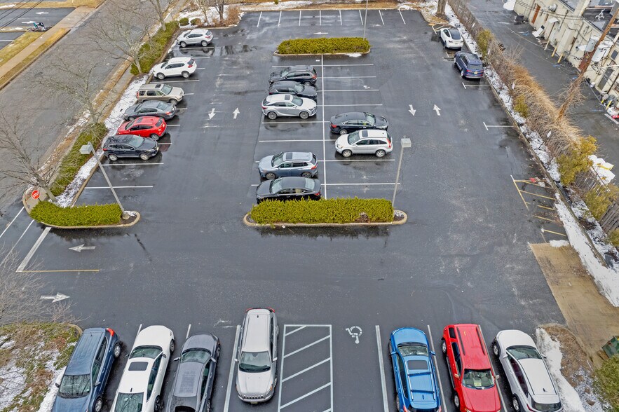 More Photos Of 1740 Oak Tree Rd, Edison Medical For Sale