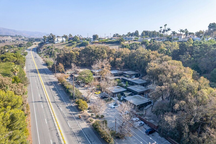 More Photos Of 29350 Pacific Coast Hwy, Malibu Office For Sale