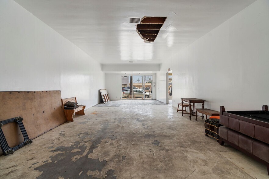 More Photos Of 3115-3125 Santa Monica Blvd, Santa Monica Storefront Retail Office For Sale