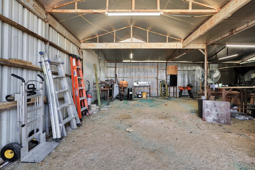 More Photos Of 1016 E Borgfeld Dr, San Antonio Flex For Sale