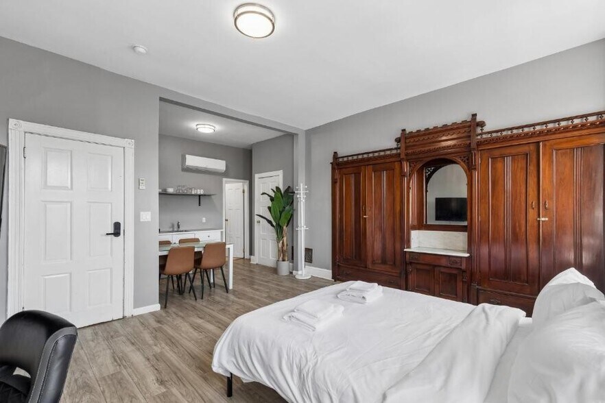 More Photos Of 1611 S Broad St, Philadelphia Specialty For Sale