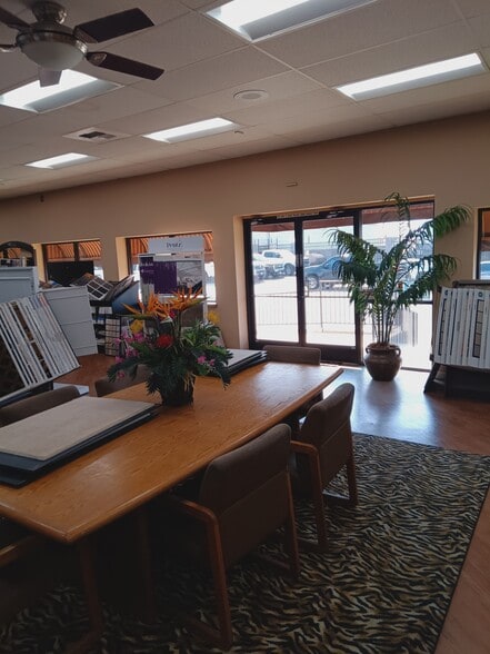 More Photos Of 4608 District Blvd, Bakersfield Warehouse For Sale