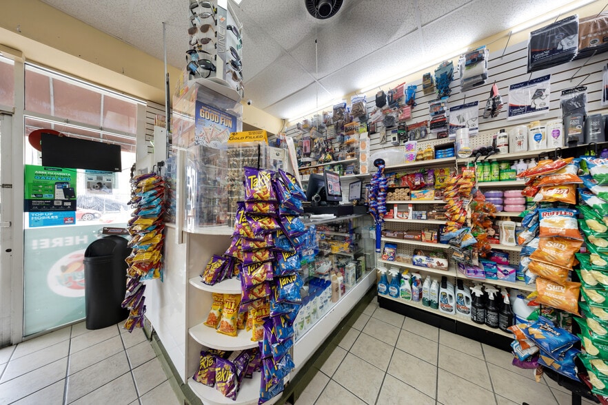 More Photos Of 1058-1062 SW 1st St, Miami Storefront Retail Office For Sale