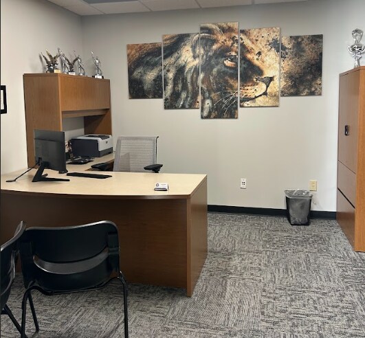 More Photos Of 4265 Brownsboro Rd, Winston-Salem Office For Sale