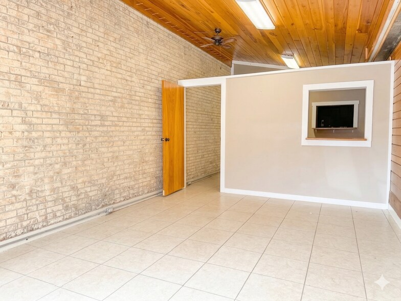 More Photos Of 2108 N Main St, Hazard General Retail For Sale