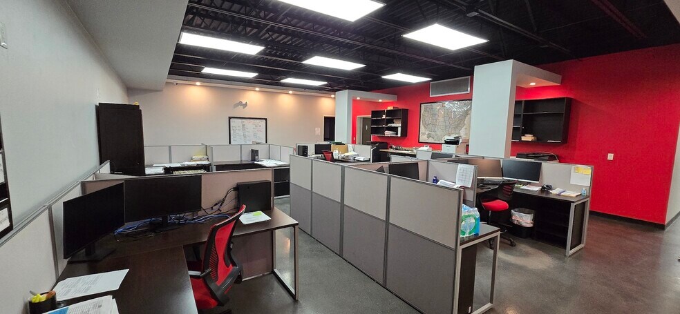 More Photos Of 1120 Horizon Blvd, El Paso Truck Terminal For Sale