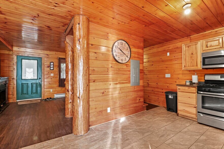 More Photos Of 9933 Bear Creek Blvd, Bear Creek Township Restaurant For Sale