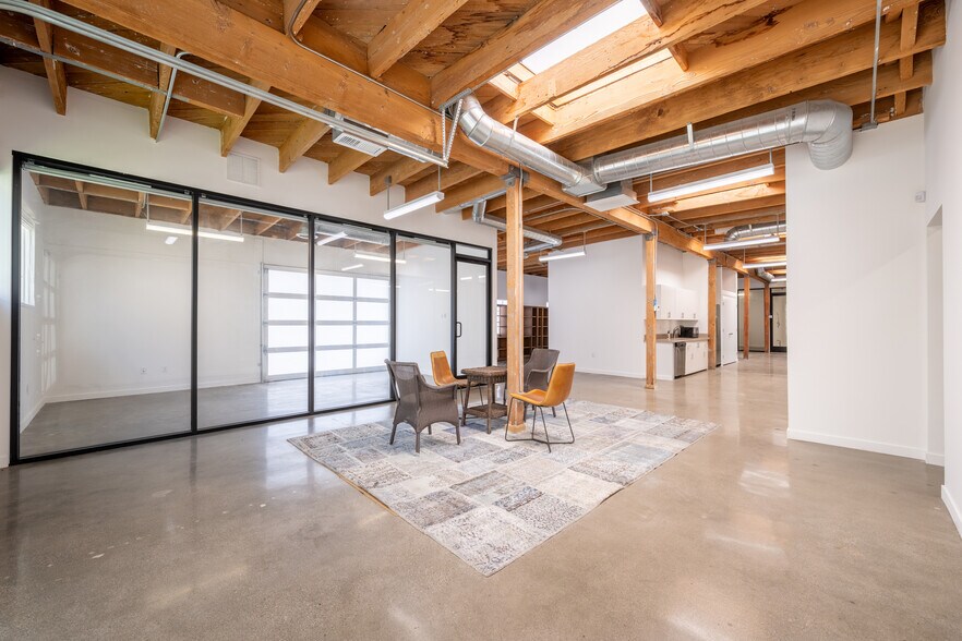 More Photos Of 2842-2912 Colorado Ave, Santa Monica Flex For Lease