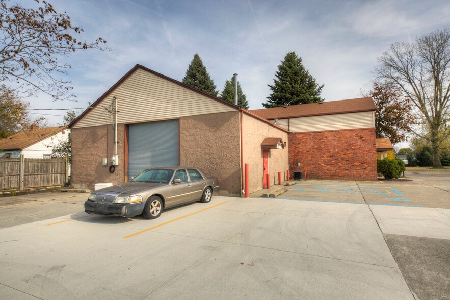 More Photos Of 36050 Goddard Rd, Romulus Auto Repair For Sale