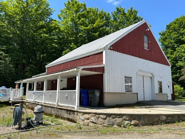More Photos Of 256 E Main St, East Hampstead Flex For Sale