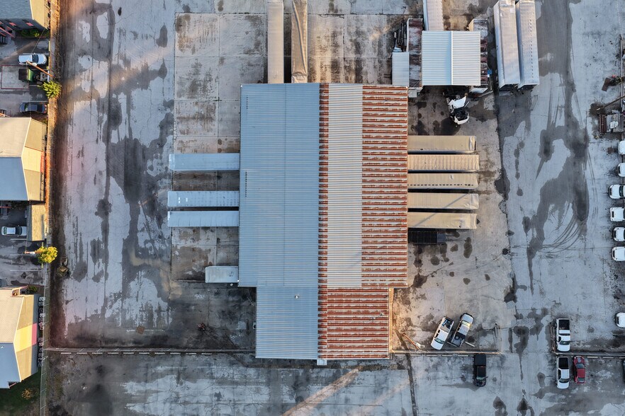 More Photos Of 2026 W Malone Ave, San Antonio Warehouse For Lease