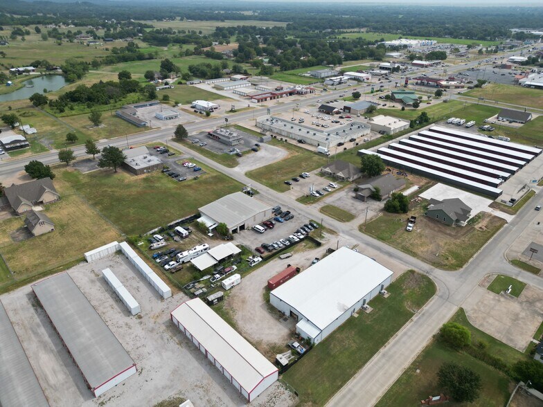 More Photos Of 204 S Hominy Ave, Skiatook Industrial For Sale
