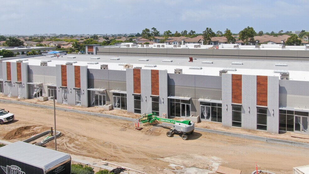More Photos Of 1400 Graves Ave, Oxnard Distribution For Lease