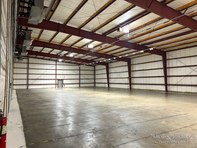 More Photos Of 1132 Lincoln St, Green Bay Warehouse For Sale