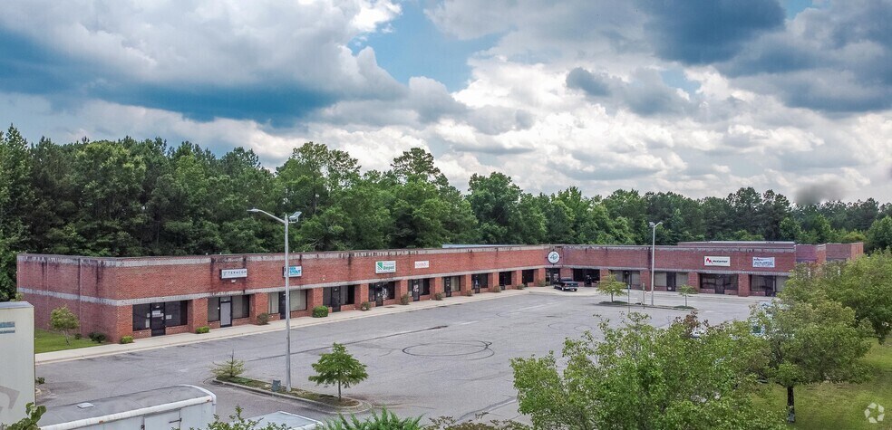 More Photos Of 409 Chicago Dr, Fayetteville Flex For Lease
