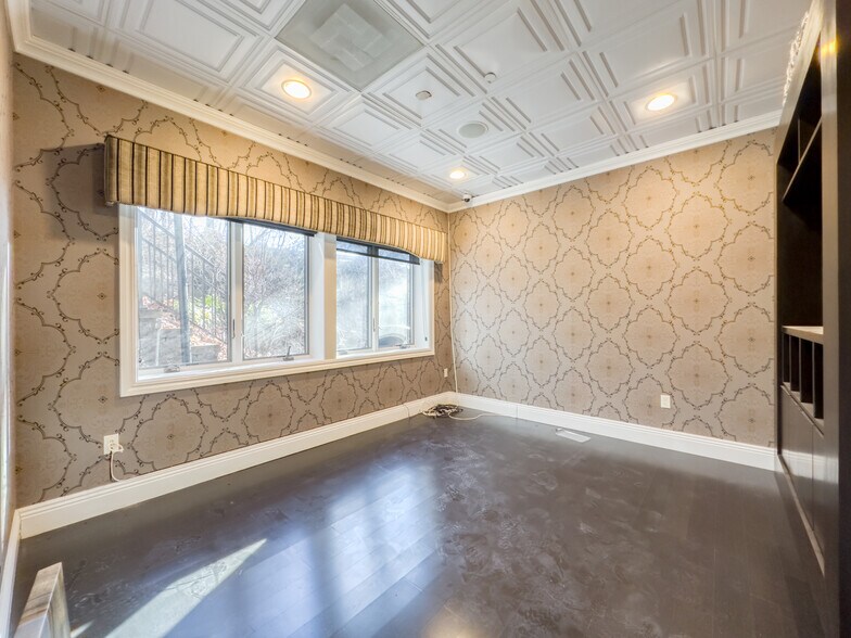 More Photos Of 110 E Ridgewood Ave, Paramus Medical For Sale