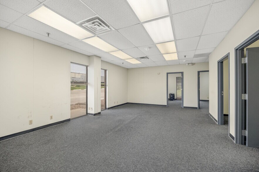 More Photos Of 4811 Easton Rd, Saint Joseph Industrial For Lease