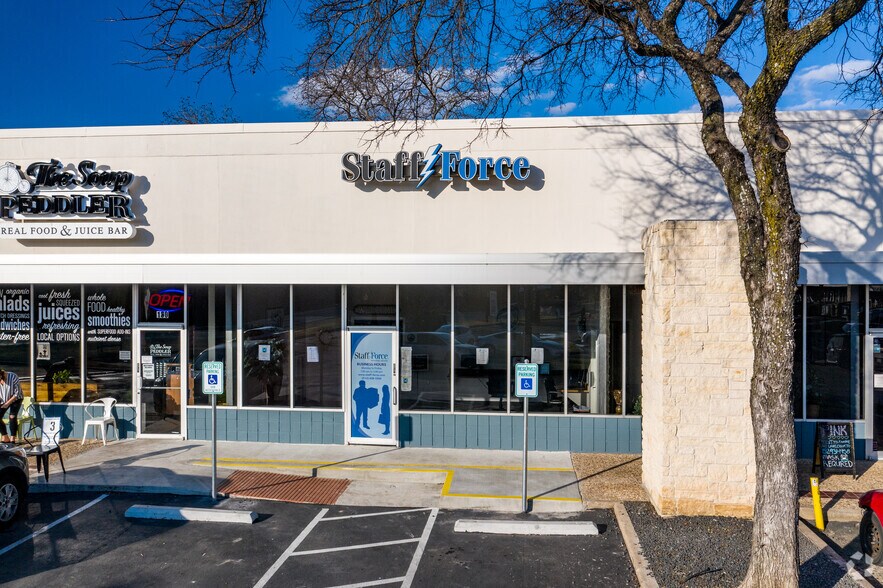 More Photos Of 4631 Airport Blvd, Austin Unknown For Lease