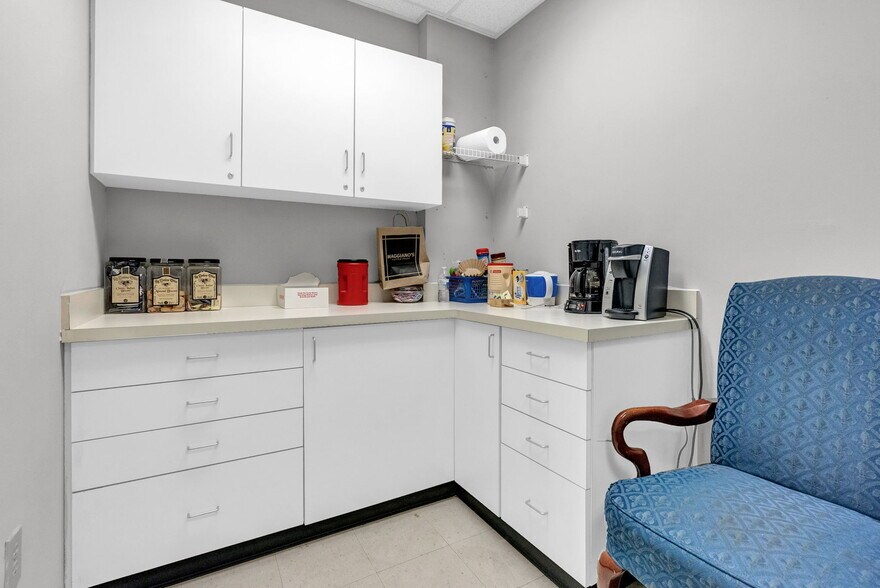 More Photos Of 4171 Marietta St, Powder Springs Medical For Sale