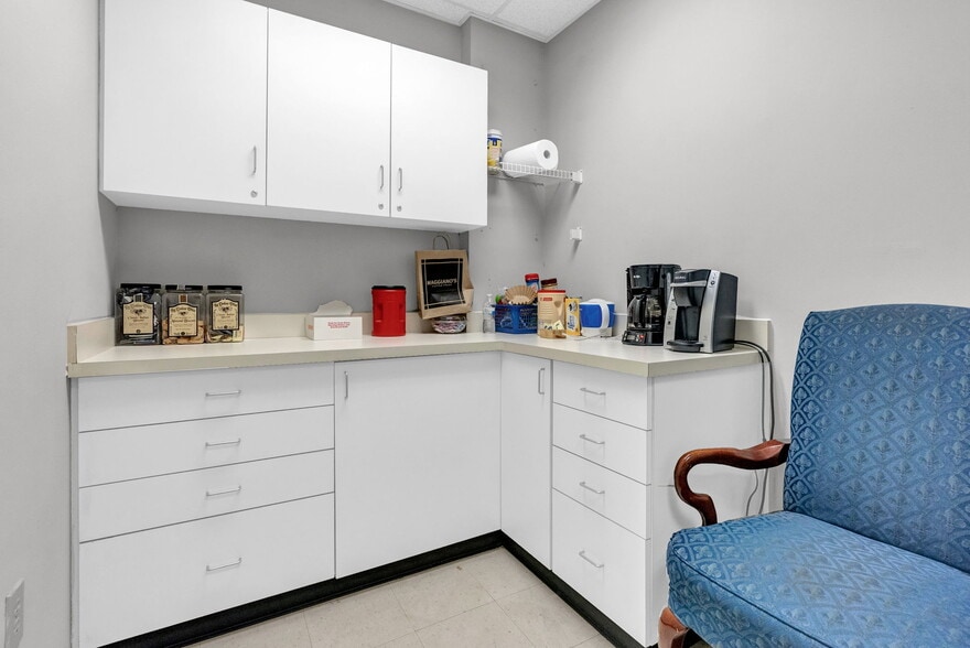 More Photos Of 4171 Marietta St, Powder Springs Medical For Lease