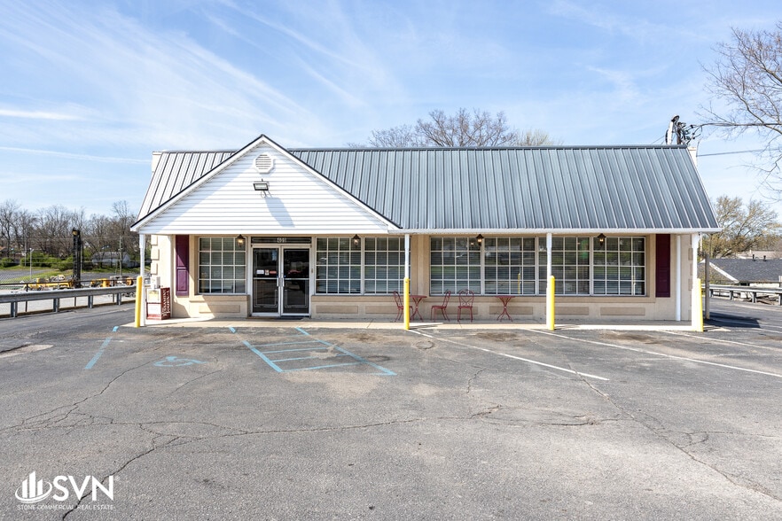 More Photos Of 409 N Main St, Nicholasville Restaurant For Sale