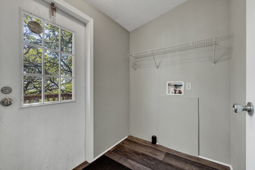 More Photos Of 200 Peggs Pl, Canyon Lake Specialty For Sale