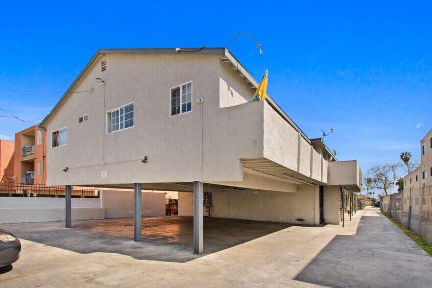 More Photos Of 6337 10th Ave, Los Angeles Apartments For Sale