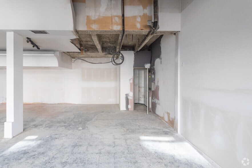 More Photos Of 635 Broughton St, Victoria Storefront For Lease