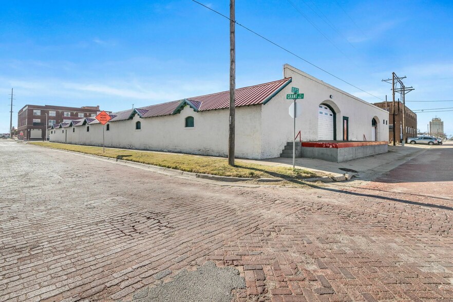 More Photos Of 904 S Grant St, Amarillo Distribution For Lease