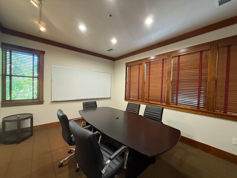 More Photos Of 402 Railroad Ave, Danville Storefront Retail Office For Lease