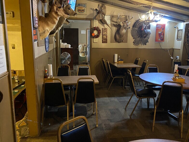 More Photos Of 410 E Parallel St, Clifton Restaurant For Sale