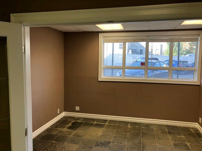 More Photos Of 104 - 138 Se, Calgary, Ab Av, Calgary Apartments For Sale