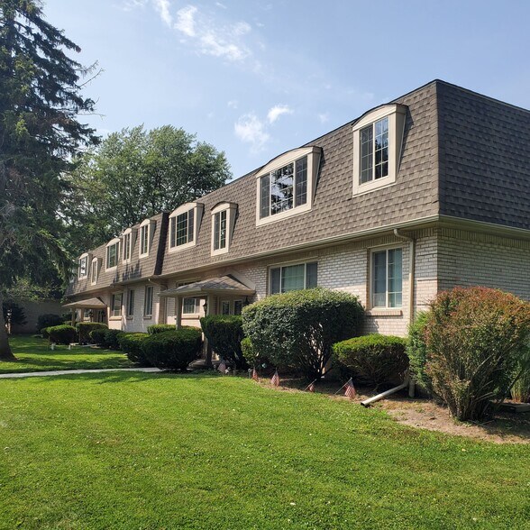 Primary Photo Of 261 Beattie Ave, Lockport Apartments For Sale