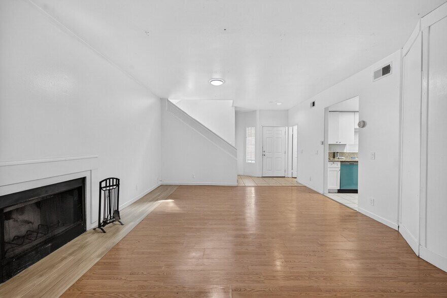 More Photos Of 4930 W Point Loma Blvd, San Diego Apartments For Sale