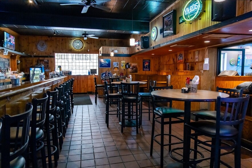 More Photos Of 1562 Island Ave, McKees Rocks Restaurant For Sale