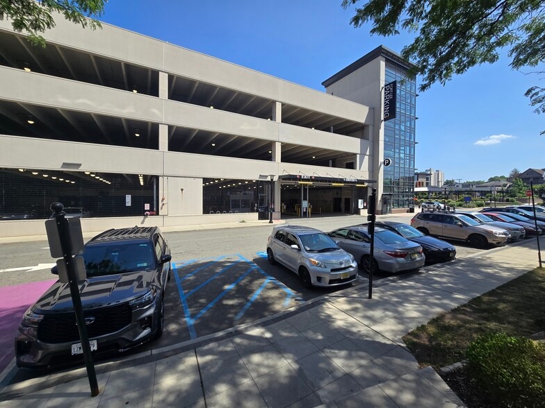 More Photos Of 2024 Center Ave, Fort Lee Storefront Retail Office For Lease
