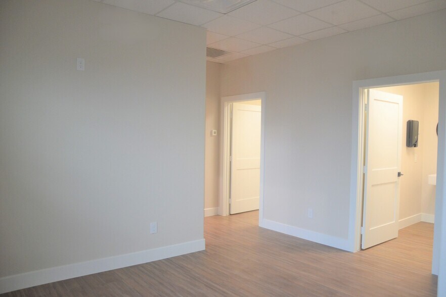 More Photos Of 7115 FM 2920, Spring Unknown For Lease