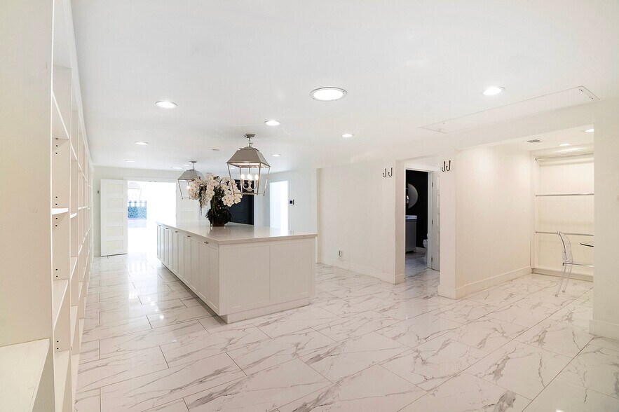 More Photos Of 6017 Melrose Ave, Los Angeles Storefront Retail Residential For Lease