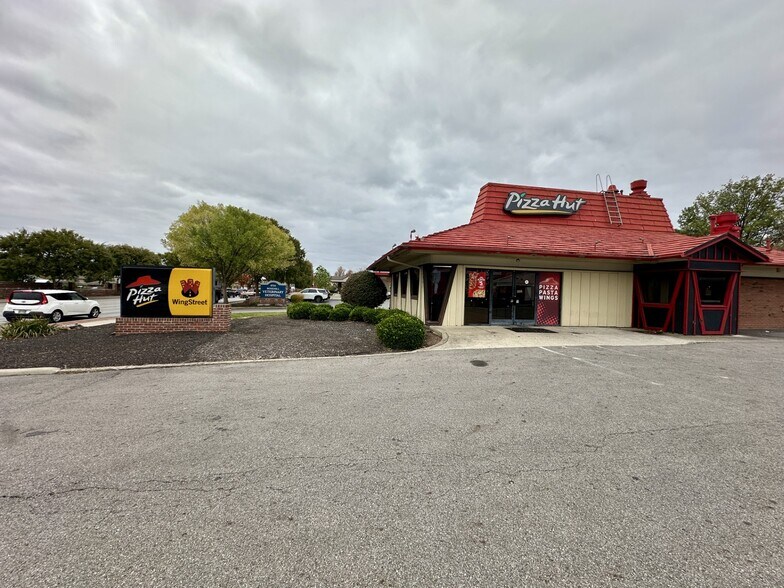 More Photos Of 6736 E Main St, Reynoldsburg Fast Food For Sale