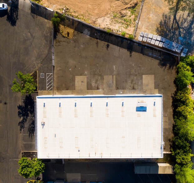 More Photos Of 3245 Swetzer Rd, Loomis Warehouse For Lease