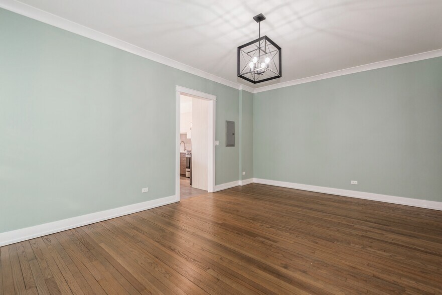 More Photos Of 1535 W Estes Ave, Chicago Multifamily For Sale