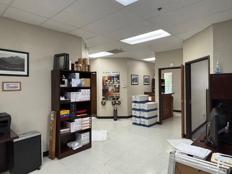 More Photos Of 2690 Old Alton Rd, Denton Warehouse For Lease
